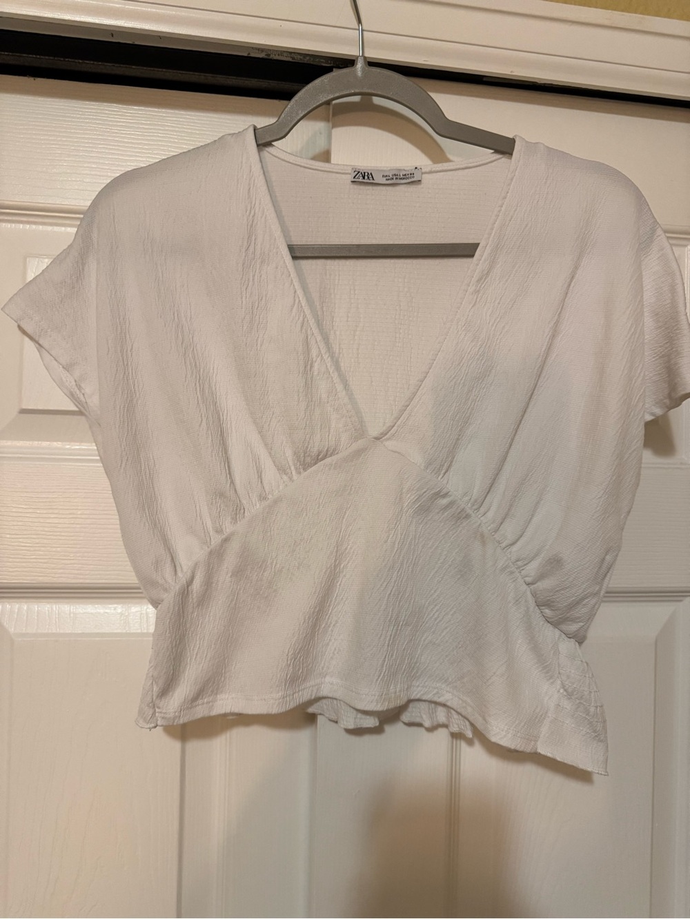Zara White V-Neck Textured Short Sleeve Crop Top